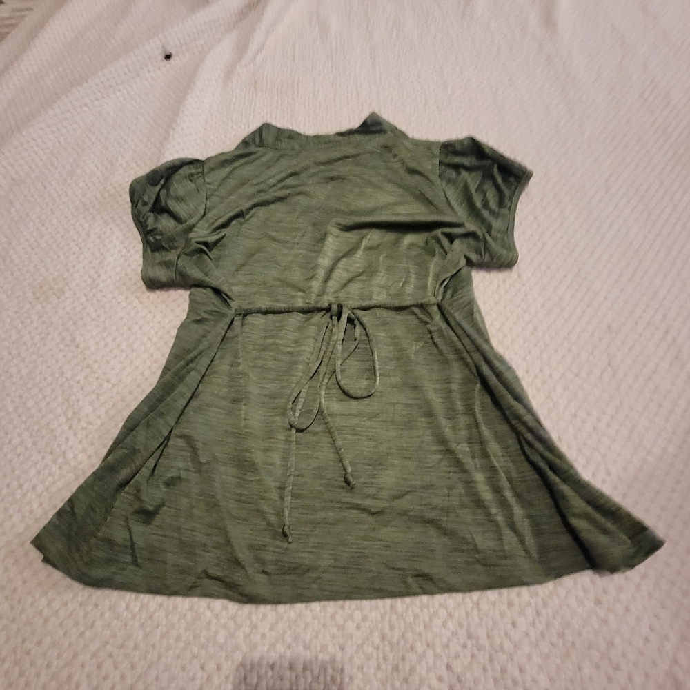 Top - Picture 2 of 3